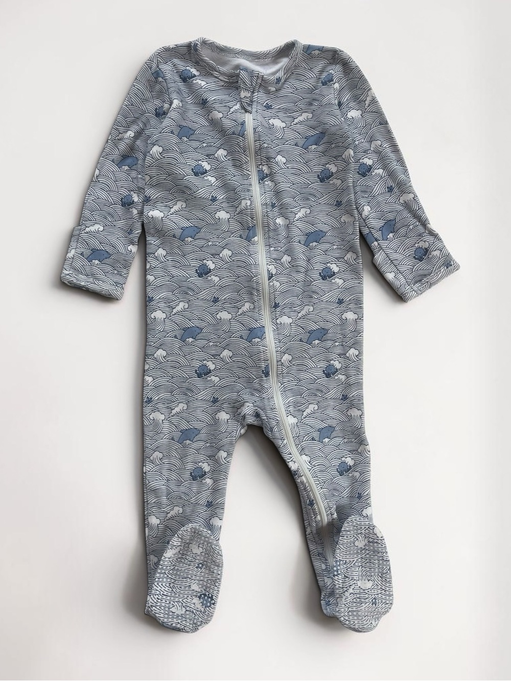 OWLIVIA VGUC Organic Cotton Whale Ocean Theme Print Footed Pajamas